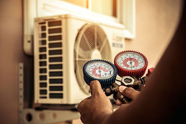 Professional Hvac technician working in San Diego, CA